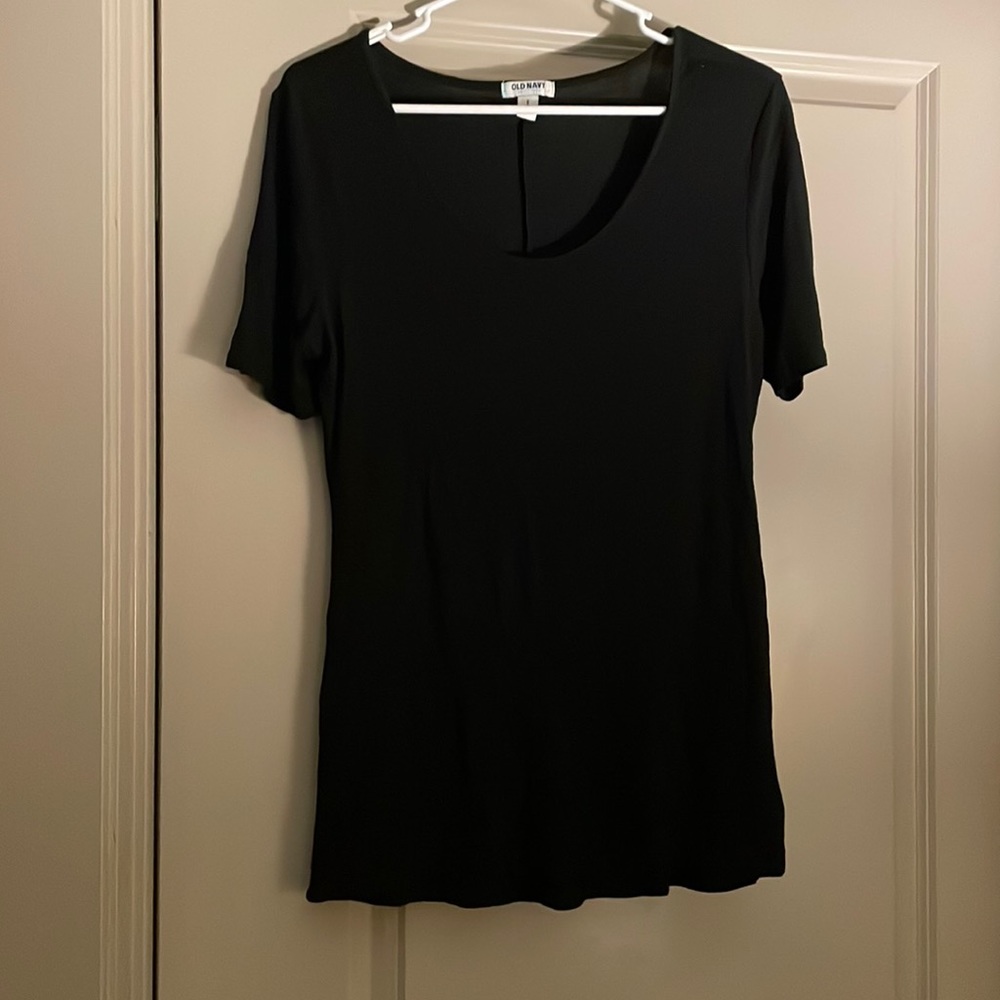 Old Navy short-sleeved black tee, size S